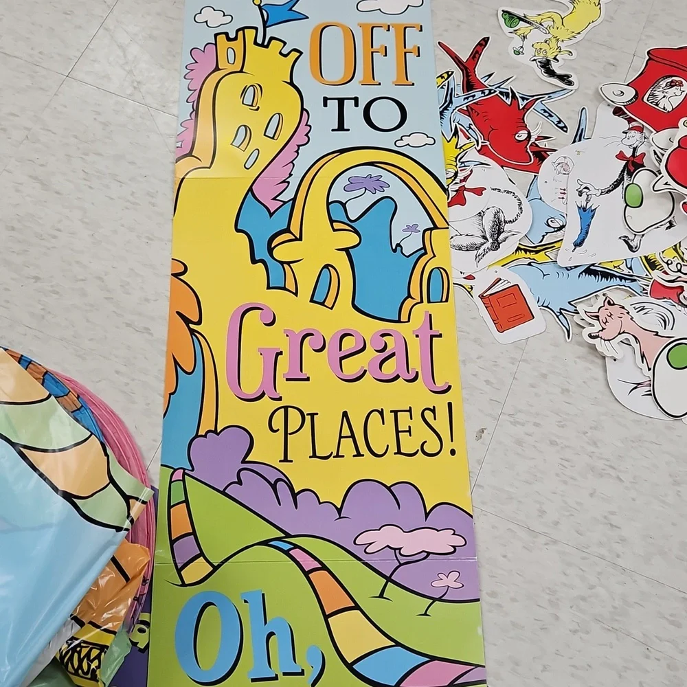 Dr. Seuss Classroom Decor Set - Picture 5 of 6
